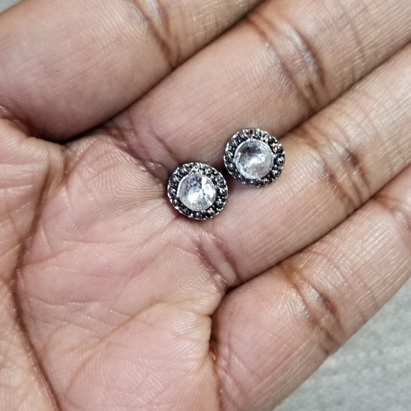 Jewelry - 3/$20 ❤ Rhinestone Circle Stud Earrings